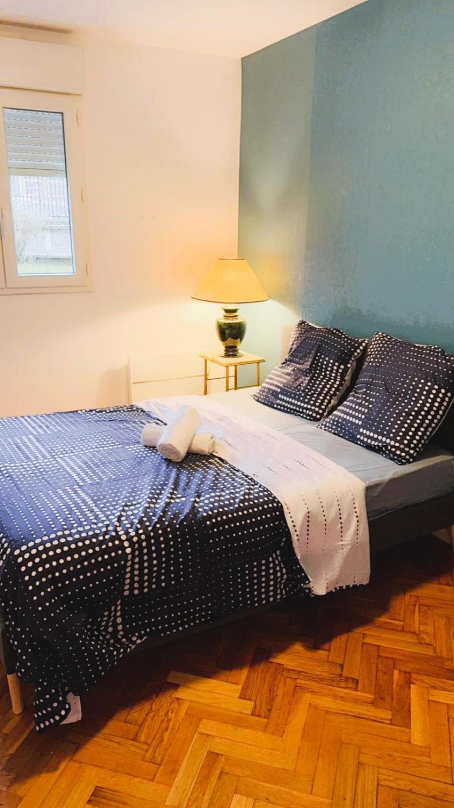Mini-Studio Avec Kitchenette Ou Chambre Confort Avec Frigo Et Tv - Parking En Option Sur Resa ! Chaville Exterior foto